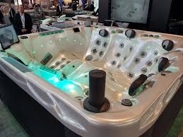Wellis Voyager Hot Tub Spawars 5 Lounger With 2 Round Pop Up Speakers 2 Built In Speakers 1 Subwoofer 73 Jets Spa Hot Tubs Hot Tub Built In Speakers