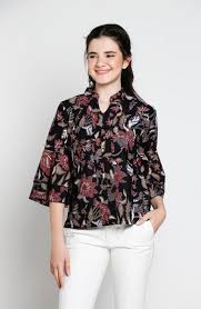 Kemeja batik untuk pria saat ini terdapat banyak kombinasi yang modern. Paling Baru Model Desain Baju Batik Wanita Modern Little One Scandles
