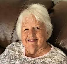 Amber Ogden's Instagram, Twitter & Facebook