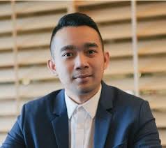 Erik Garay's Instagram, Twitter & Facebook