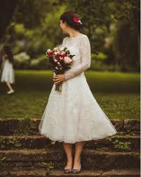 Short Sweet And Lacy 10 Ways To Steal Kim Tae Hee S Simple Wedding L 50s Style Wedding Dress Lace Wedding Dress Vintage Vintage Wedding Dress Tea Length Lace