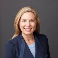 Renae Ford's Instagram, Twitter & Facebook