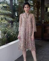 Brokat juga bisa memberikan aksen pada dress sehingga dress akan menjadi lebih ramai dengan aneka motif yang beraneka ragam. 460 Best Dress Pesta Ideas Dress Pesta Dresses Fashion