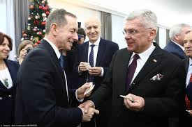 Szczepienia zmniejszają liczbę chorób zakaźnych. Stanislaw Karczewski Krytykuje Tomasza Grodzkiego Nie Da Sie Pracowac O2 Serce Internetu
