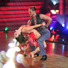 Nach seinem kleinen tanztief bei der rumba, legt er in show 7 von let's dance eine performance hin, die sich gewaschen hat. Rurik Gislason Islander Begeistert Bei Let S Dance Auf Rtl