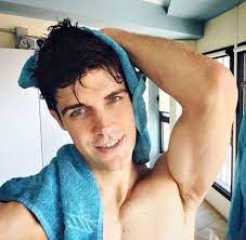 He has since returned regularly as a guest artist, dancing. Roberto Bolle Eta Altezza Peso Fidanzato E Vita Privata Caffeina Magazine
