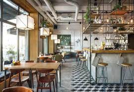 Caffetteria E Bistrot In Stile Industriale A Gdynia Stile Industriale Ripiani Per Cucina Ristorante Industriale
