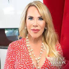 Sandra Hibner's Instagram, Twitter & Facebook