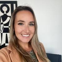 Miranda Hicks's Instagram, Twitter & Facebook