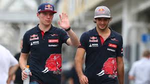 Pembalap belanda ini diikuti oleh duet pembalap scuderia ferrari, carlos sainz jr, di posisi kedua, dan charles leclerc di posisi ketiga. Sainz Vs Verstappen Carlos Sainz Says Rivalry Doesn T Exist On Beyond The Grid Podcast Formula 1