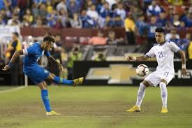 Bagi para siswa ataupun guru yang sedang membutuhkan soal materi sepak bola. Variasi Menembak Bola Ke Gawang Dalam Permainan Sepak Bola Halaman All Kompas Com