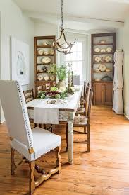 Lend your wash room a splash of sudsy, soothing inspiration with this textual art on wood! Stylish Dining Room Decorating Ideas Southern Living