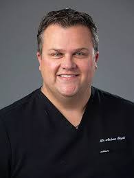 Andrew Smyth's Instagram, Twitter & Facebook