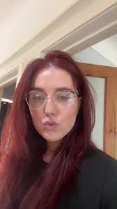 Ella Sands (@ellasandsofficial)