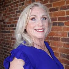 Tracey Newell's Instagram, Twitter & Facebook