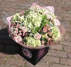 Pretty Flower Shops That Deliver Near Me Ikuzo Florist Luxury Flowers Pretty Flowers Flower Shop