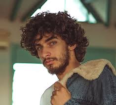 Cancer patients who have undergone chemotherapy often find that their formerly straight hair grows back in curly. The Best Hairstyles For Men With Curly Hair