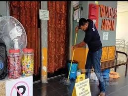 Kebersihan rumah adalah hal yang harus diperhatikan karena hal ini menyangkut dengan kesehatan anggota keluarga yang tinggal di dalamnya. Sudahlah Bersih Cantik Pula Hiasannya