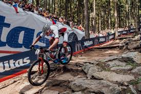 Mathieu van der poel rijdt wegrit op europese spelen. 2019 Uci Mtb Xco World Cup Mathieu Van Der Poel Kate Courtney Surge To Victory In Nove Mesto Spark Bike