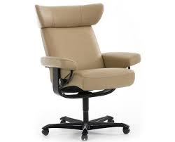 Decouvrez Le Fauteuil Viva De La Marque Stressless Ce Fauteuil A La Tetiere Baquee Et Aux Larges Accoudoirs Offre Un Confort Sans Comparais Mobler Mobler