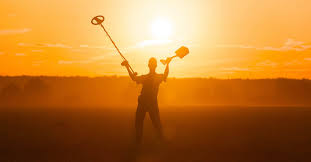 These ten outlined tips should help you understand how to use the metal detector correctly to make treasure hunting easier. 10 Best Metal Detectors For The Money Apr 2021 Review