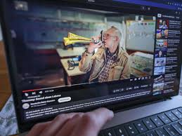 Osnabrück: Bahn feiert Fahrdienstleiter Thomas Greve auf Youtube