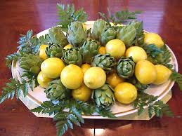 Jardin Decora Frutas Y Flores Centro De Mesa Para Un Dia Especial Lemon Centerpieces Flower Arrangements Center Pieces Non Floral Centerpieces
