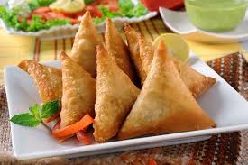 طريقة عمل سمبوسة باللحمة المفرومة والخضار وجبنة الموزاريلا الشهية والشرح بالصور Samosa Recipe Vegan Party Food Indian Food Recipes