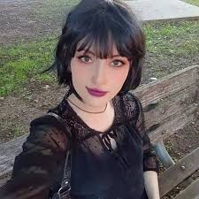 What she said. 🎥: Legally Blonde 2: Red, White & Blonde, available to rent  or buy.