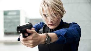 When yet another prisoner is killed in the same manner, it swiftly becomes clear that this is not just a sex killing. Den Som Dreper Tv Serien Pa Nettet Viaplay