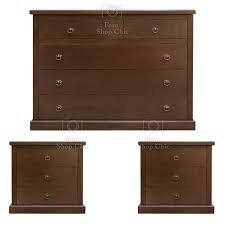 47.5 x 31 x 74h cm con pomelli e viteria inclusi materiale: Set Como E Comodini In Legno Noce Arte Povera Le Chic Arredamenti