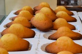 La Patisserie De Gilles Marchal A Montmartre Alimentation Recette Madeleine Gastronomie