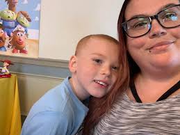 Repurposed table for cat feeding place