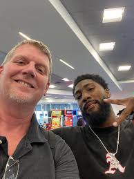 Oti brothers and sisters just flew into Vegas. Chief Blackfoot and Chief  Minko getting things started.