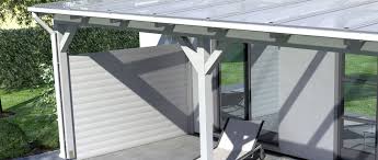 Seitenwande Brustung Windschutz Oder Sichtschutz Fur Das Holz Terrassendach Das Rexin Magazin Terrassendach Terrassen Dach Brustung
