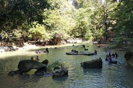 Buka hari ini sampai pukul 22.00. Libur Waisak Pengunjung Padati Wisata Air Terjun Bantimurung