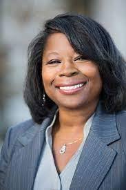 Geralyn Lawrence's Instagram, Twitter & Facebook