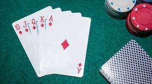 Se baraja, corta, reparte una carta a cada persona que toma parte en el juego. 5 Apps Moviles Para Jugar Online A Las Cartas O Naipes