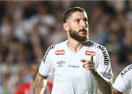 Zé Rafael pede para treinar separado do elenco e fica próximo de deixar o Santos