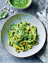 Tagliatelle With Pesto And Courgettes The Happy Foodie Recette Cuisine Italienne Recettes De Cuisine Plat Vegetarien