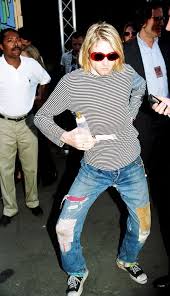 Kurt Cobain Men Of Style The Hype Br Read Now Our Articles On Grunge Music In Rock Muzik Unluler Sanatcilar