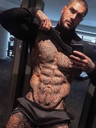 El chapo's beauty queen wife gave a rare interview to telemundo about her family life and the brooklyn trial that could send her husband to prison mexican drug lord joaquín (el chapo) guzmán is a humble and simple family man who deserves the benefit of the doubt amid his trafficking trial in. Instagram Bodybuilder Admits Using Steroids But Claims Physique Is 90 Hard Work Daily Star