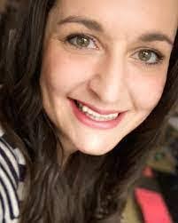 Shanna Simons's Instagram, Twitter & Facebook