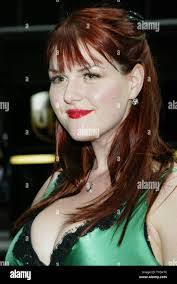 Sara Rue's Instagram, Twitter & Facebook