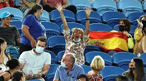 The australian open has continued without fans after victoria was plunged back into lockdown. Australian Open 2021 Rafael Nadal All Smiles As Woman Ejected For Heckling During His Serve Eurosport
