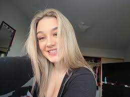 Katelyn Nickerson's Instagram, Twitter & Facebook