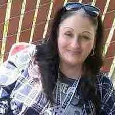 Stephanie Leaming's Instagram, Twitter & Facebook