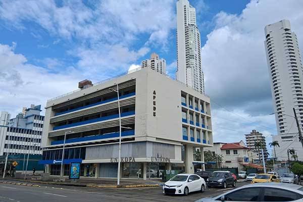 APEDE proyecta crecimiento de 5.3 % para Panamá en 2026, pero advierte sobre la calidad del empleo y las finanzas públicas