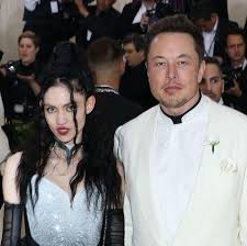 Elon musk has 25 minutes to save his $doge or it's going to pass the moon on its way back to earth. Grimes Unimpressed After Elon Musk Corrects Her Explanation Of Their Son S Name