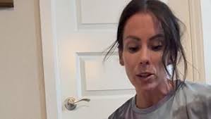 Amazon.com : Bosu 6.5-Inch Diameter Unisex Dynamic 2-Sided Home Workout  Balance Ball Pods for Strength and Flexibility, Blue (2 Pack) : Sports &  Outdoors